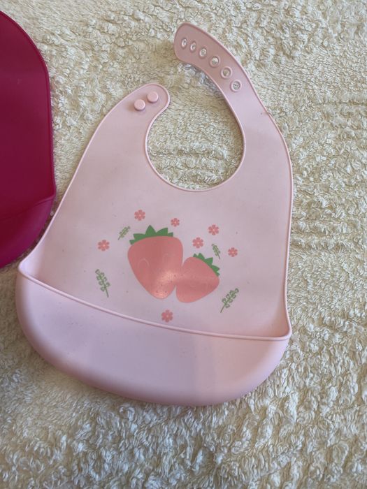 Dwa śliniaczki dla dziewczynki