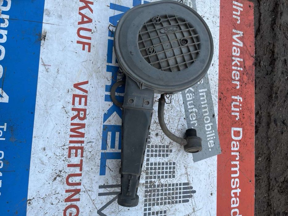 Корпус повітряного фільтра Фіеста 1.1 1993р