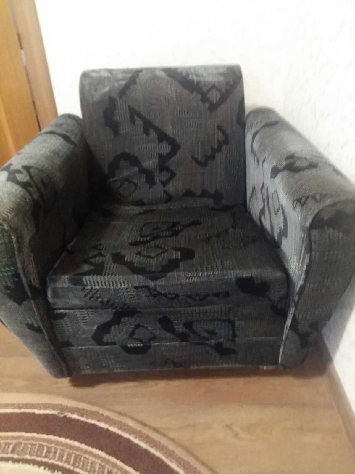Продам два кресла