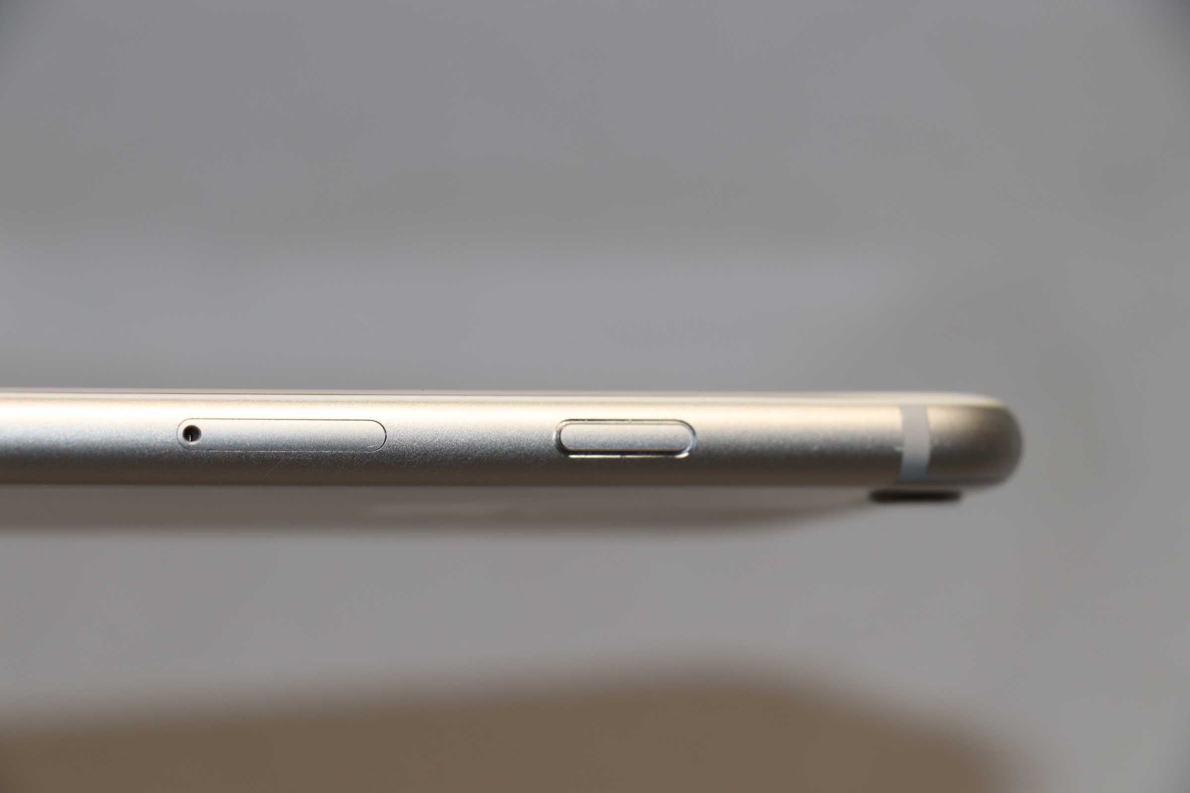 Apple iPhone 6s 64GB Silver, отличное состояние! Neverlock