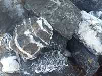 Kamień ozdobny czarny biały Nero Venato skała głaz otoczak
