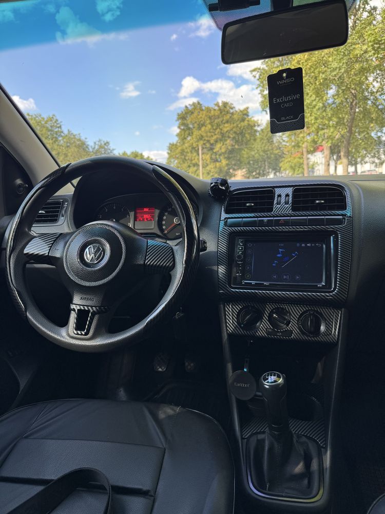 Polo sedan 1.6 (2011г)