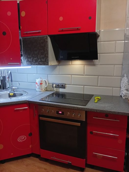 Продаю кухню кутову меблі