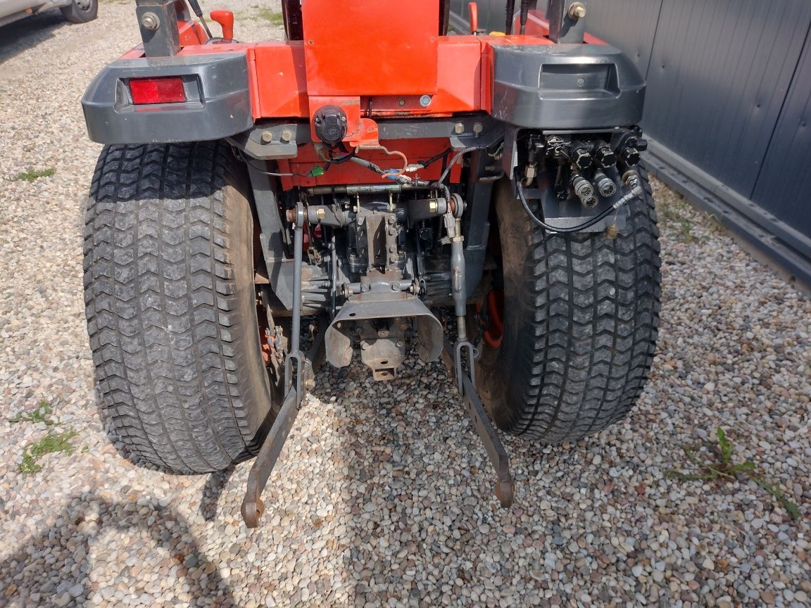 Traktorek ciagniczek kosiarka Kubota STV36 diesel 4x4 górny wysyp kosz
