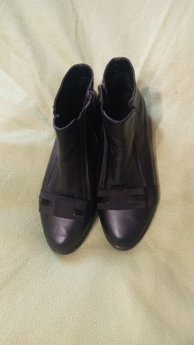 Шкіряні ботінки жіночі осінні