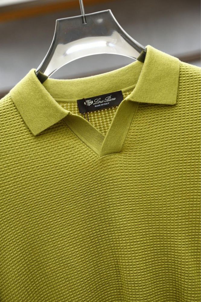 Nowy modny sweter