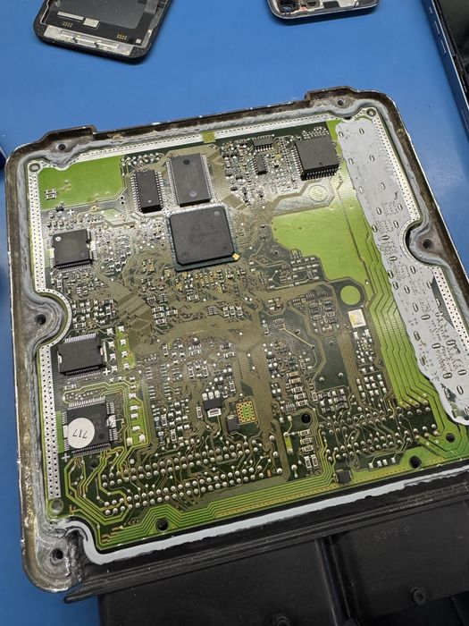 Serwis naprawa elektroniki iPhone telefonów sterowników maszyn