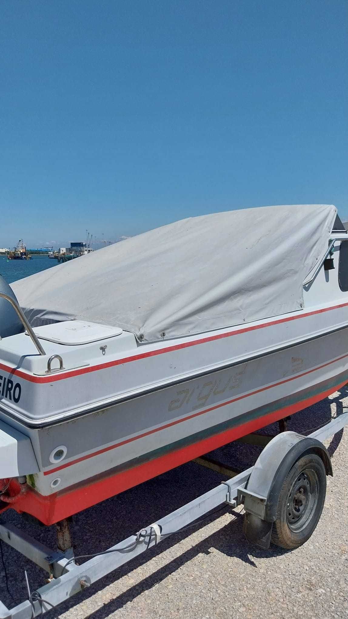 Barco Argus 505D c/ Motor Yamaha 4T 60Cv