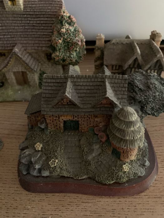 Coleção de 9 casinhas típicas portuguesas todas 30€