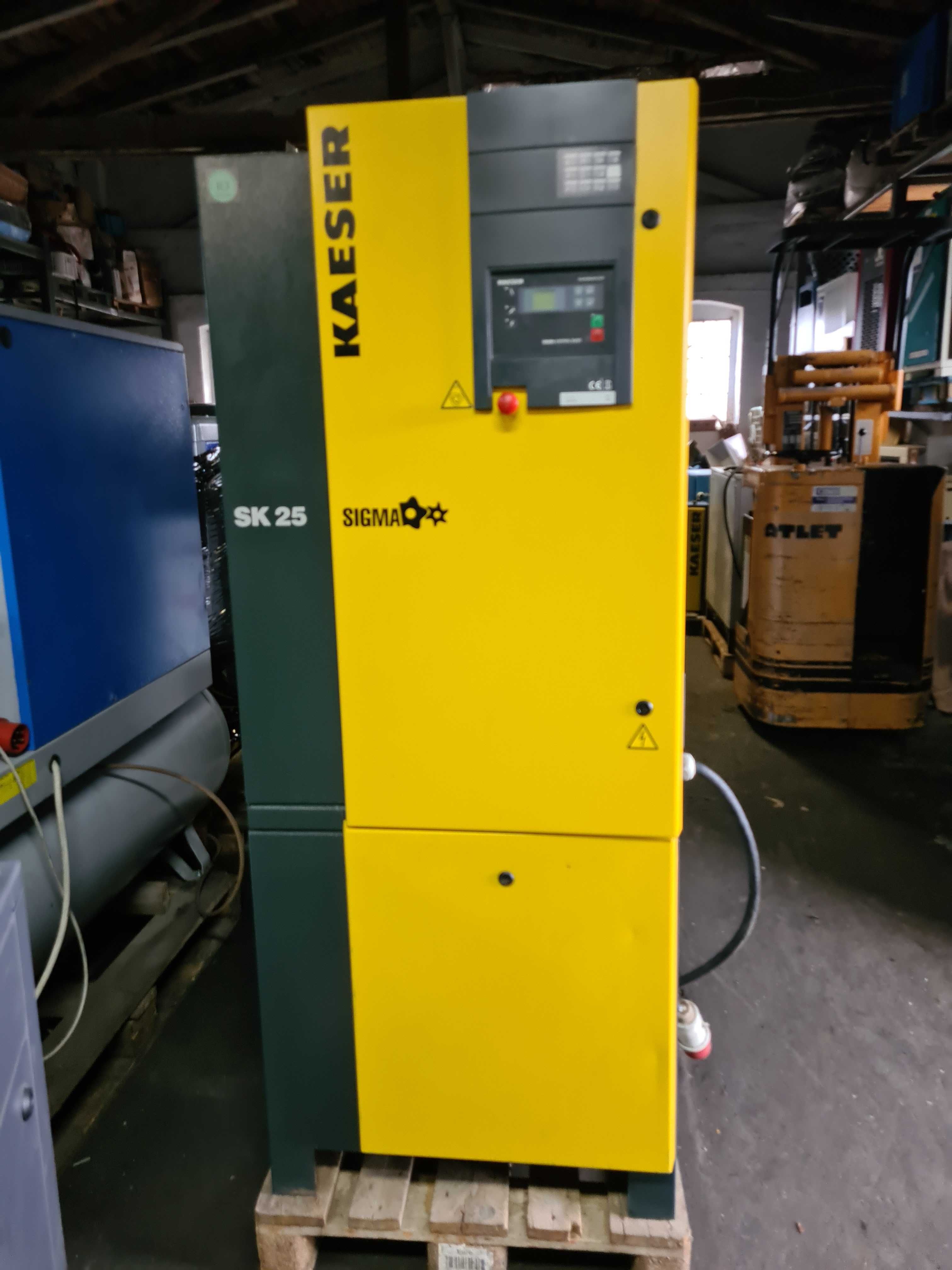 Kompresor śrubowy KAESER Aircenter SK 25 15 kw