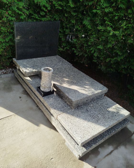 Sprzedam nagrobek granitowy możliwy transport i montaż