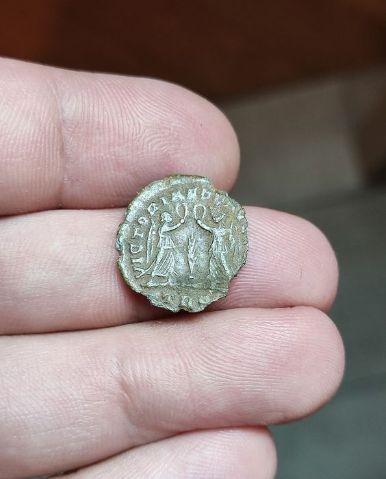 4 moedas romanas bonitas