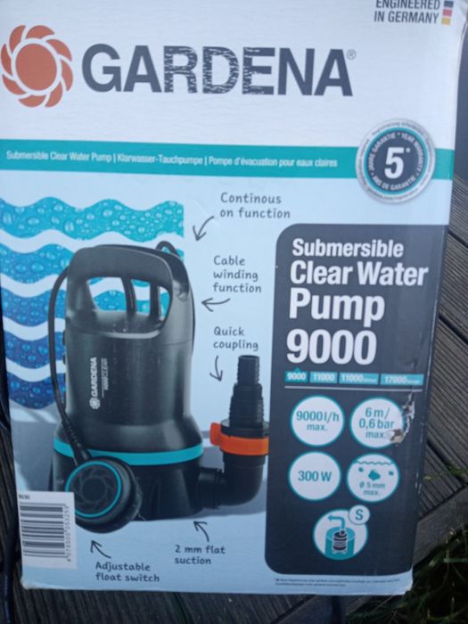 Pompa zanurzeniowa  Gardena Clear Water Pump 9000. 
Jes