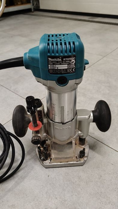 Frezarka wielofunkcyjna Rt0702cx2j Makita stan bardzo dobry
