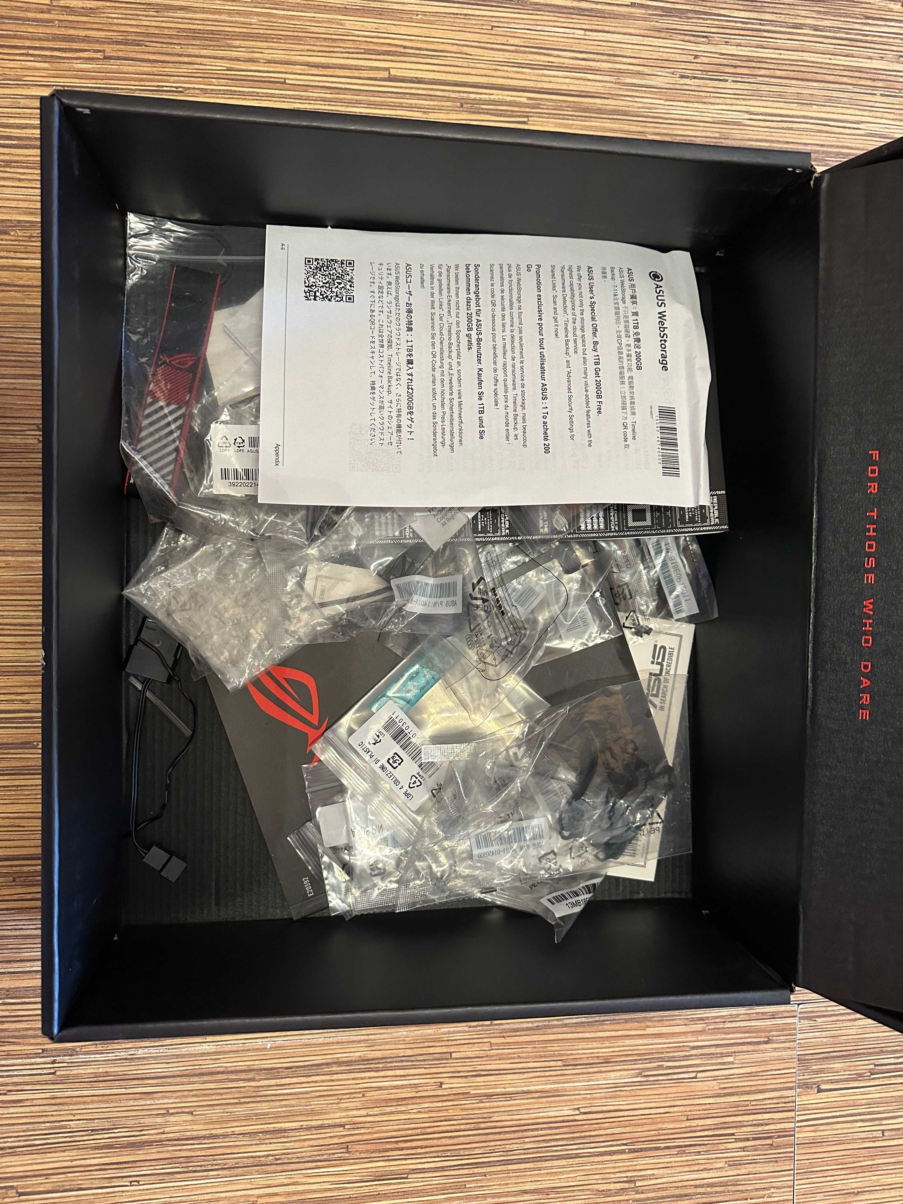 Материнська плата Asus ROG Maximus Z790 Hero