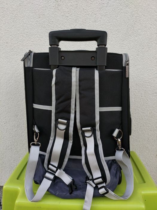 Transporter. Plecak na kółkach dla psa i kota.