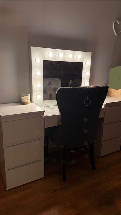 TOALETKA kosmetyczna BIAŁA z lustrem 12 LED