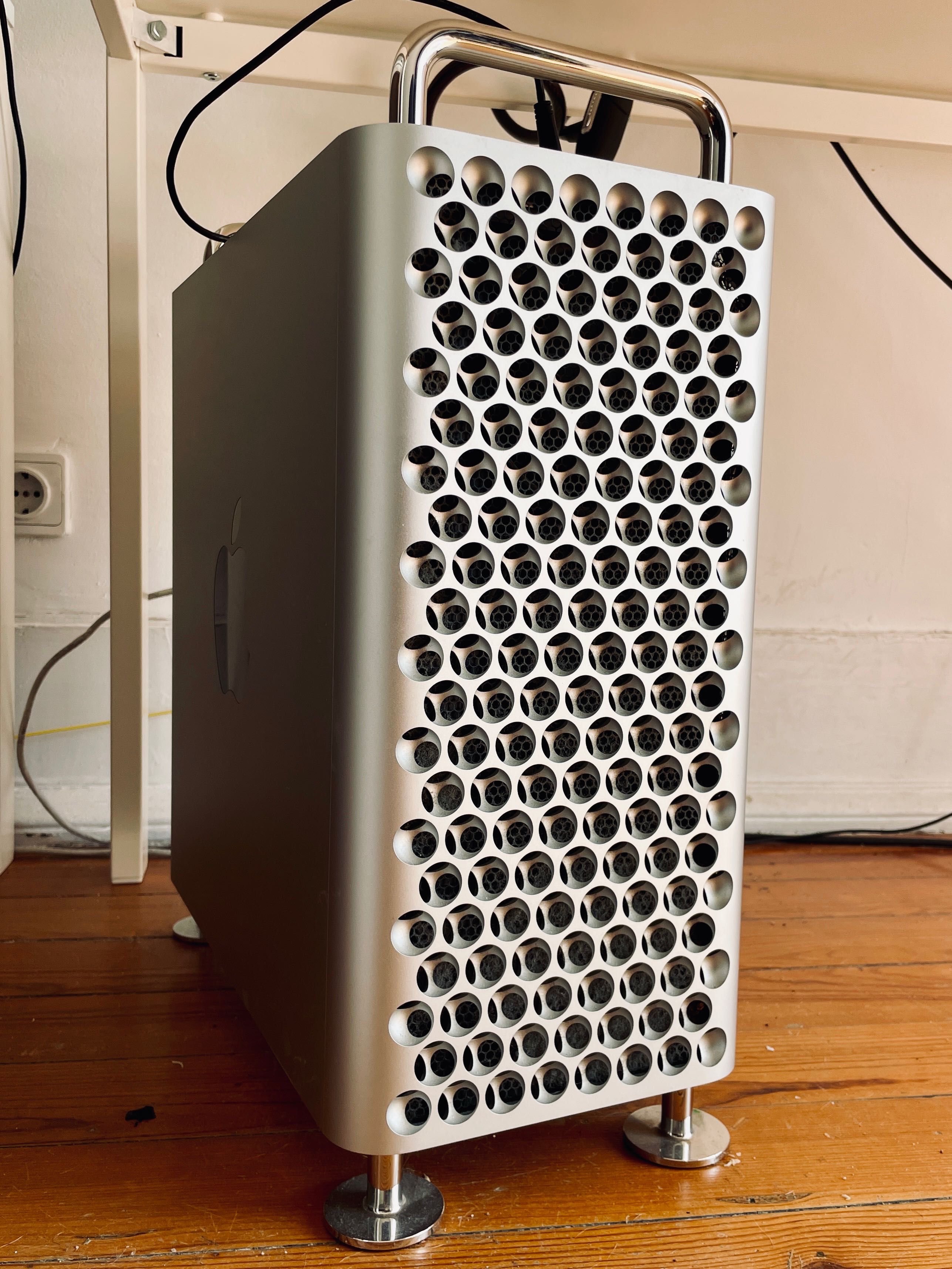 Apple Mac Pro 2019 intel xeon 2.5ghz 28 core, 160 gb ram, disco 4tb