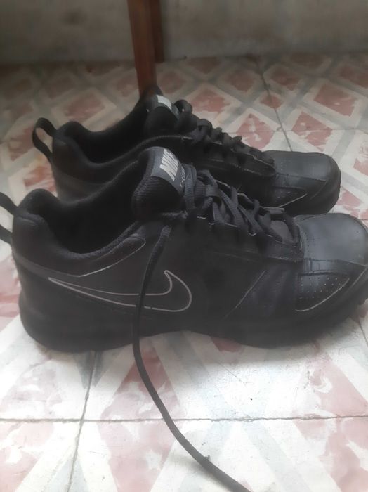 Tenis Nike T Lite XI