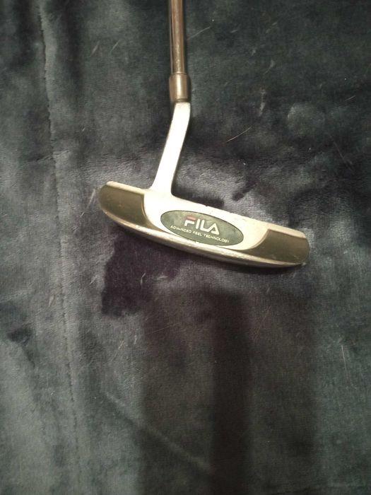 Vendo conjuntos de tacos de golf.