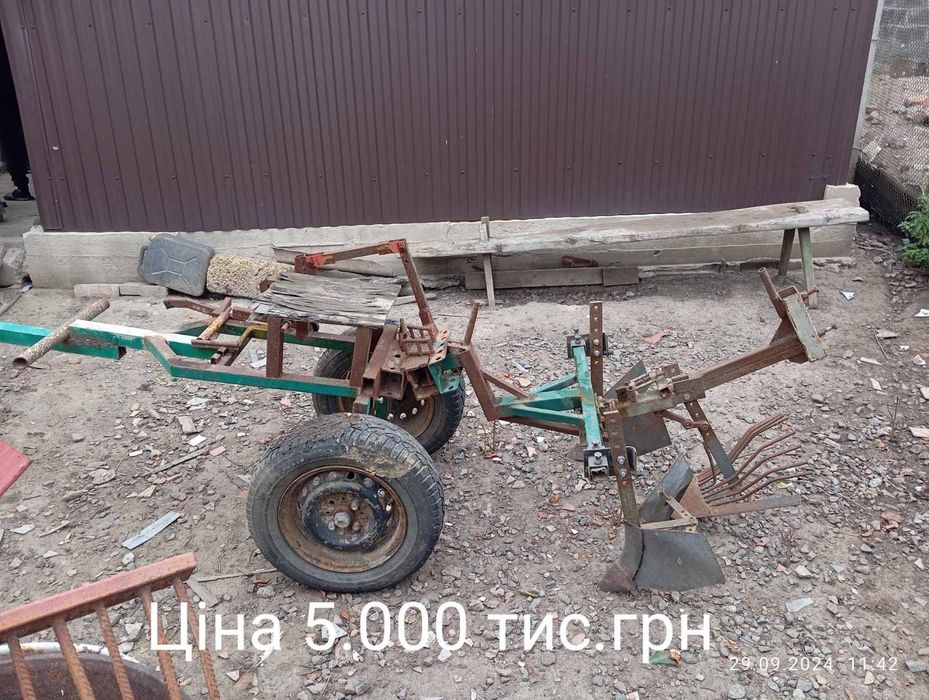 Продам бензиновий мотоблок.