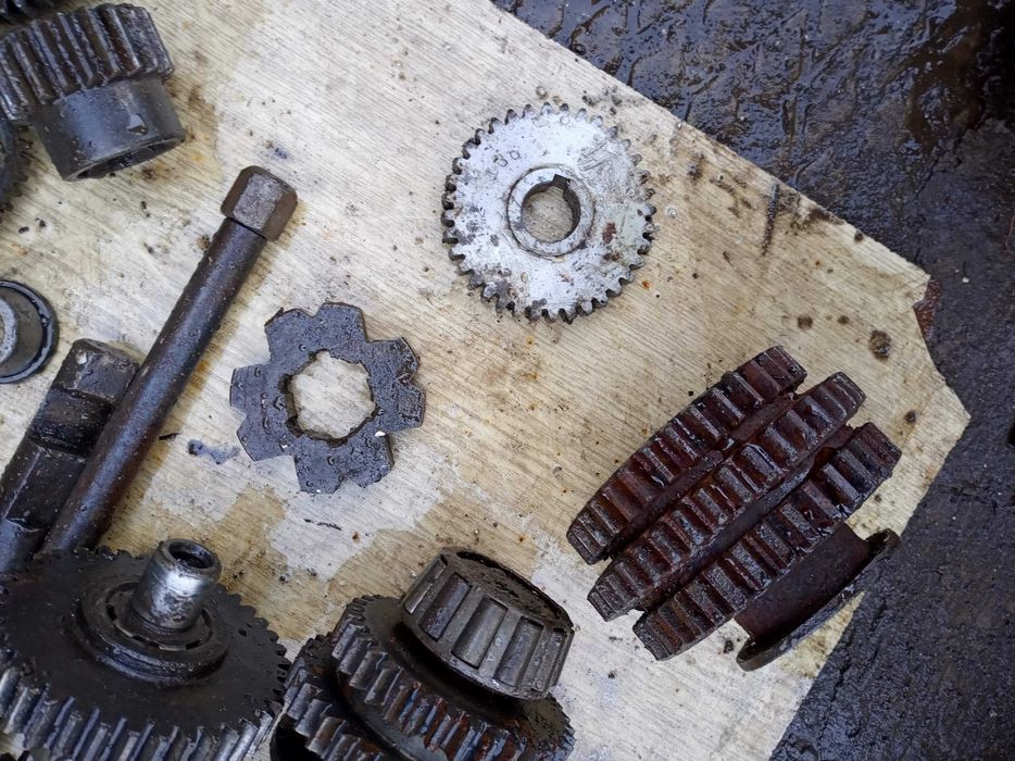 запчастини до фрезеро-токарного обладнення