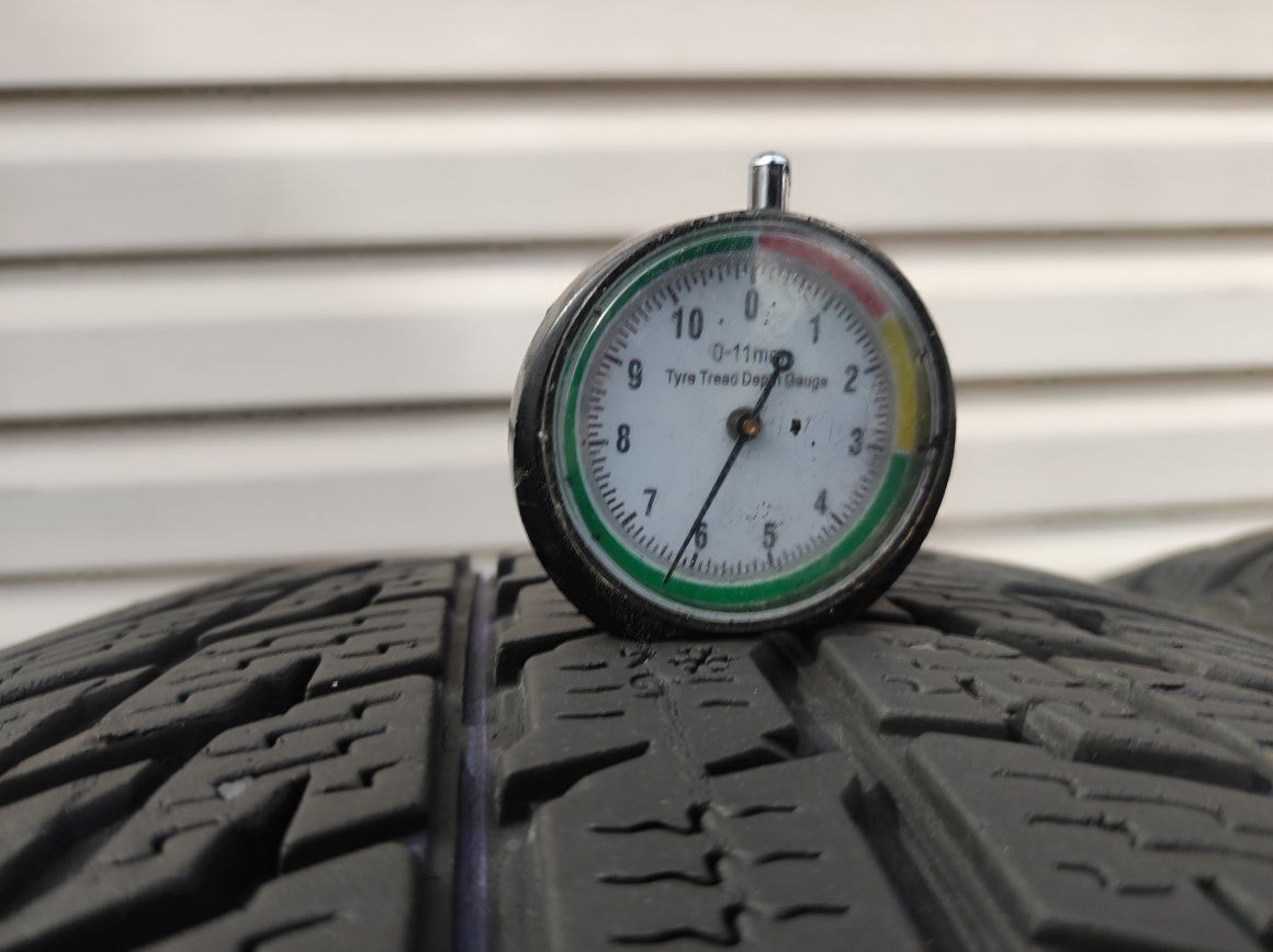 235.55.18 komplet opon zimowych Nokian WR SUV 3