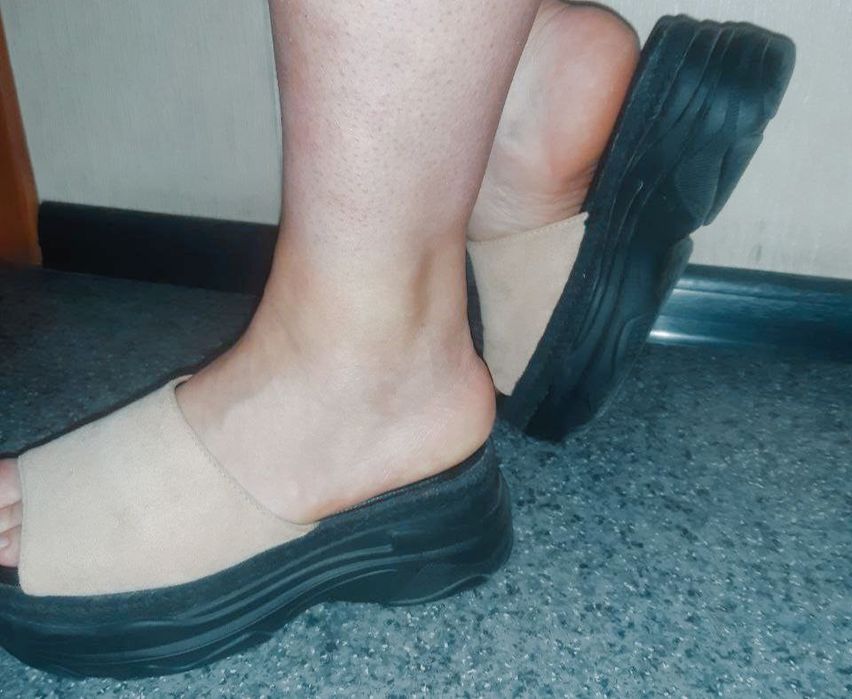 Продам женские шлепки