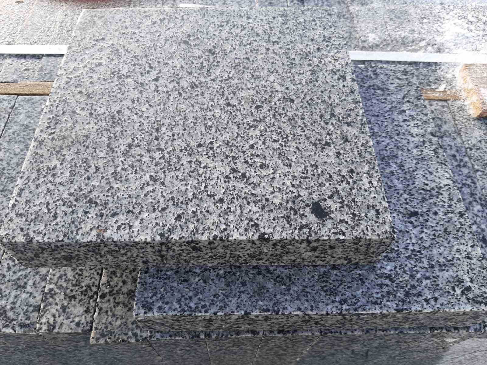 Płyta granitowa 60/30x3, 30×30×3 cięto-płomieniowana czarna