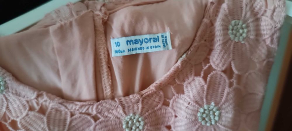 Conjunto "Vestido Mayoral + Bolero Branco e Cores" impecável!