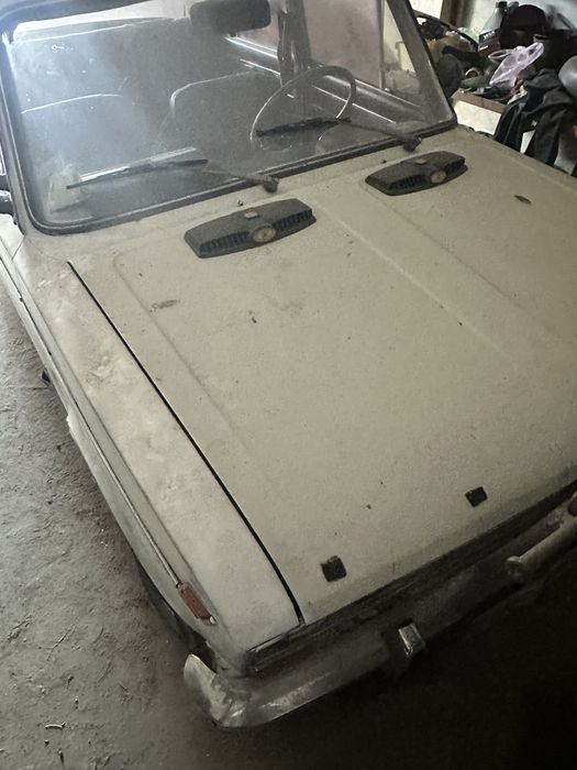 Автомобиль ВАЗ 2103