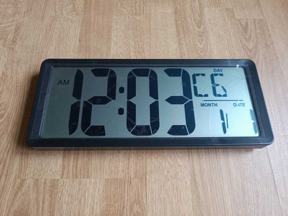 Настінний годинник від батареєк великий 36х15см