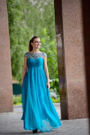 Вечернее выпускное синее платье в пол, с кристаллами swarovski
