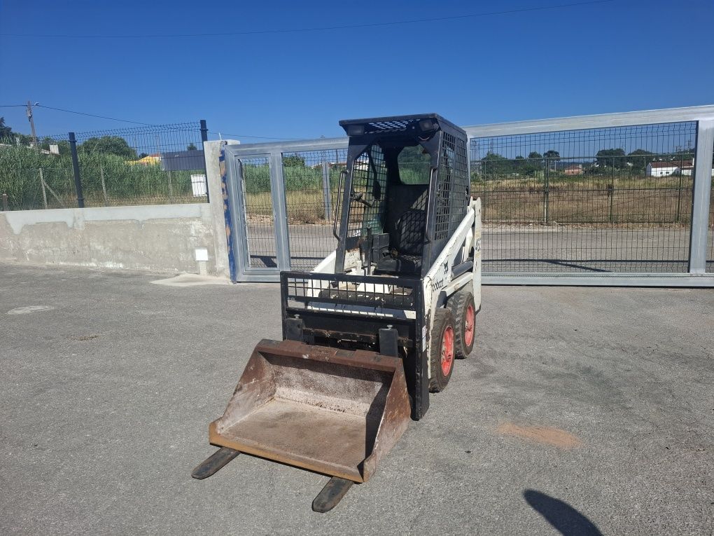 Mini carregadora bobcat 453