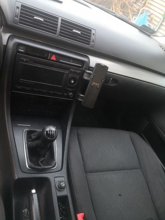 Audi A4B7 2.0tdi  8v na części