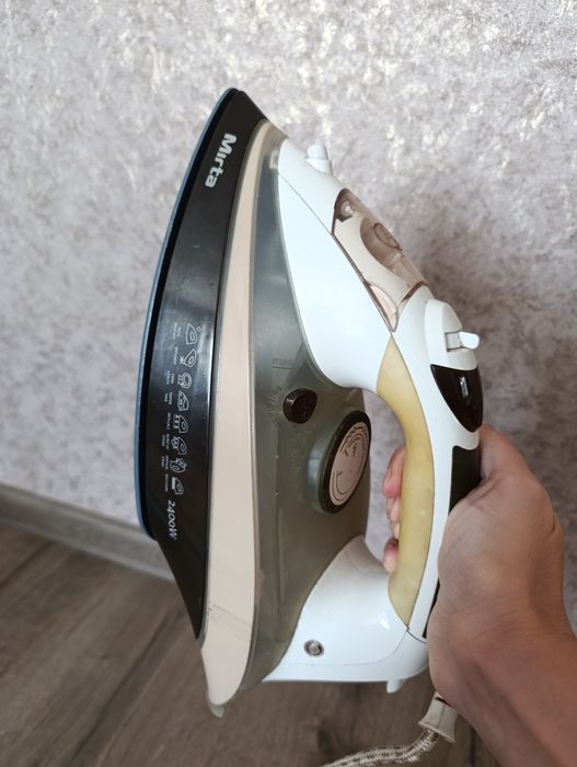 Праска. Утюг. Mirta IRS396