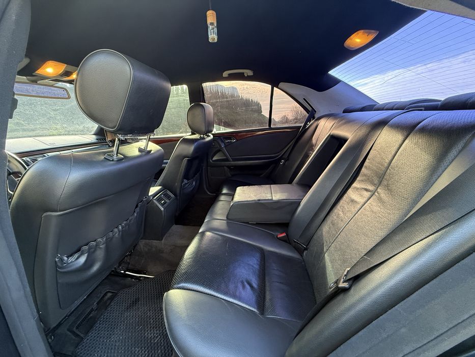 Mercedes-Benz W210 E240