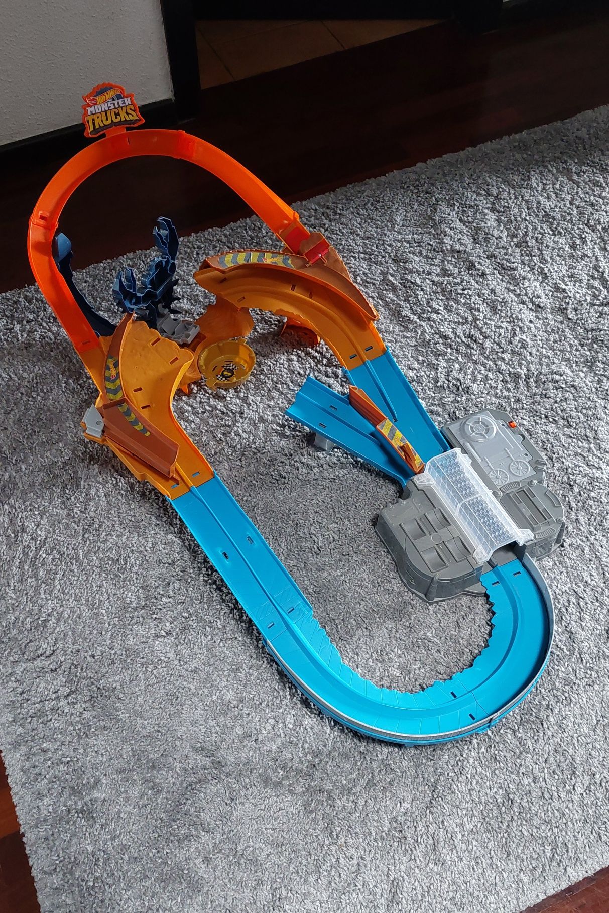 Hotwheels Pista Scorpion Monster