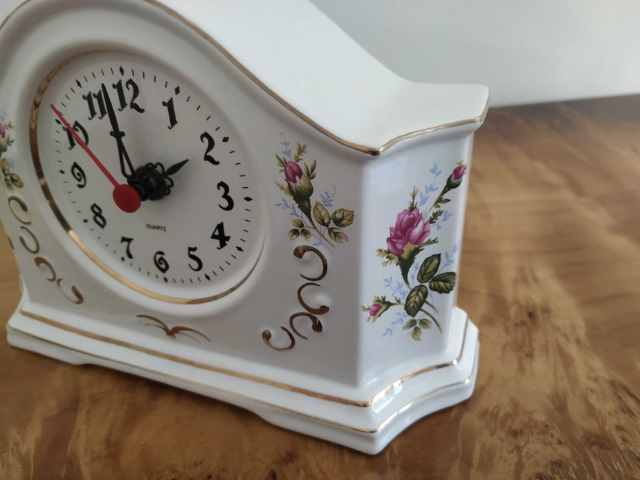 Zegar porcelanowy stojący