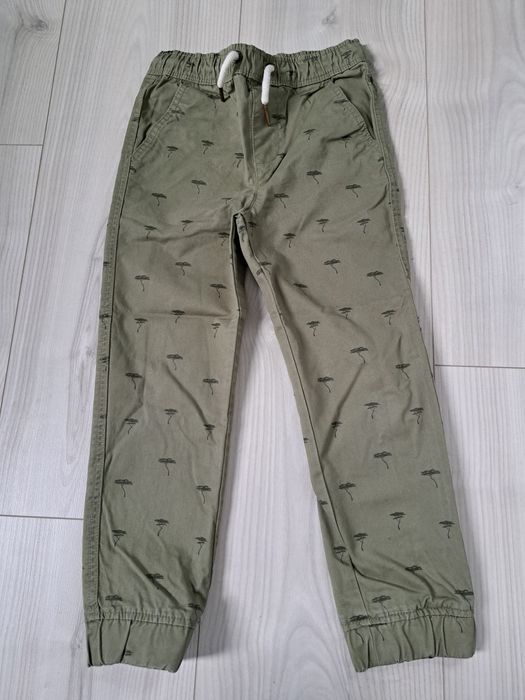 Spodnie joggery Reserved r.128
