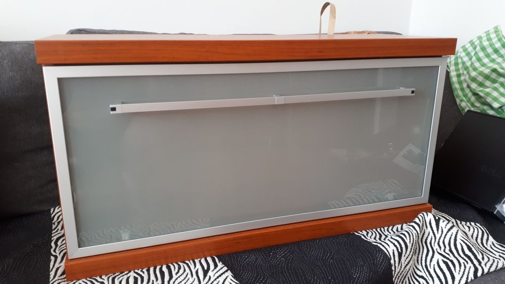 Szafka wisząca, półka, witrynka.