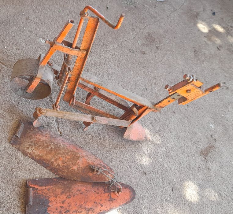 Sachador e frezes para moto enchada ou motocultivadora