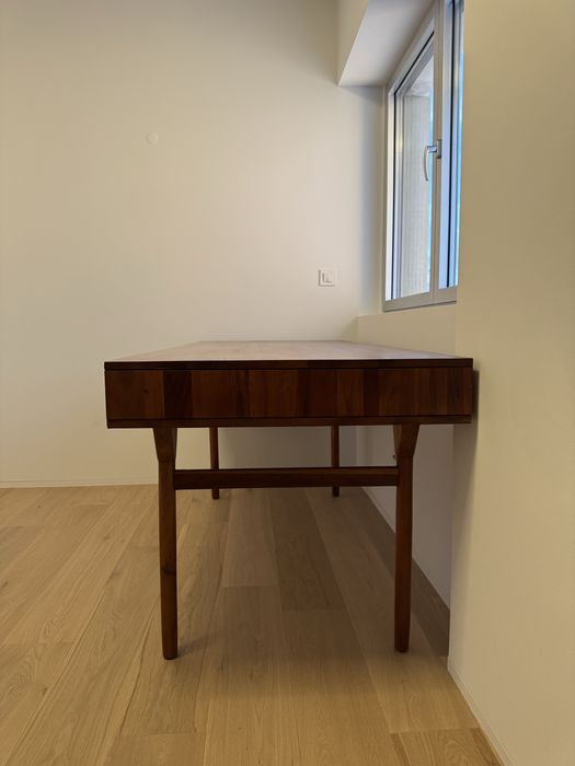 Secretária em madeira