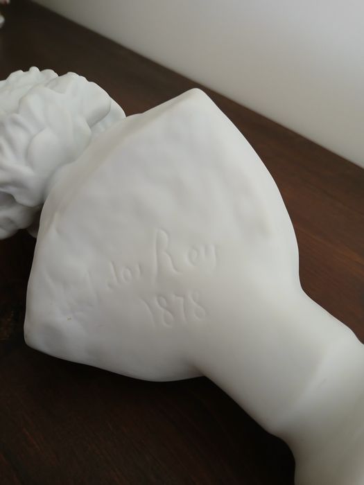 Busto Flor Agreste Vista Alegre como Novo