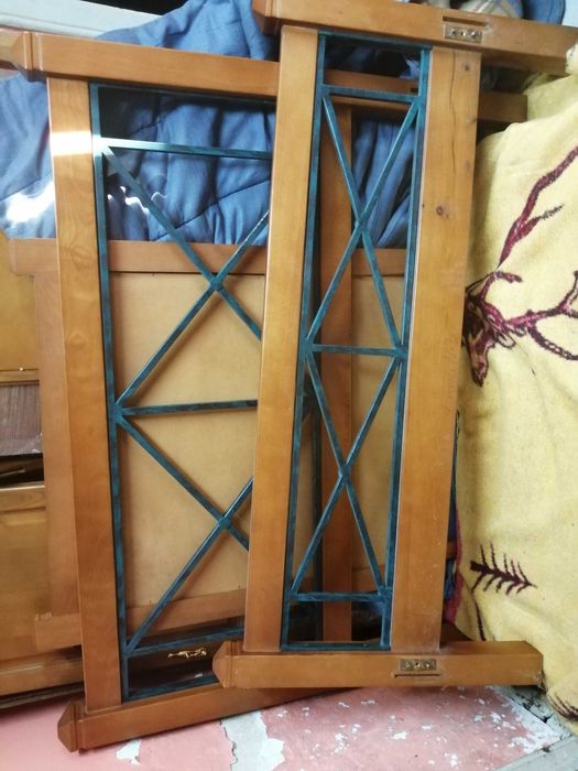 Cama casal em madeira como nova