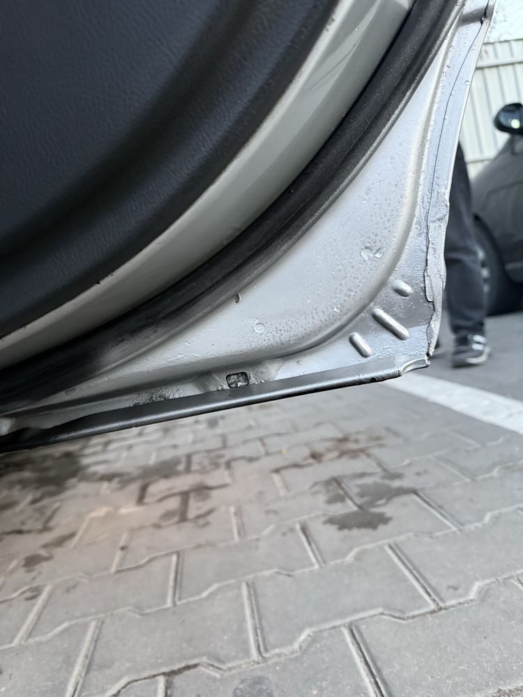Мерседес w203 c220 2001 рік