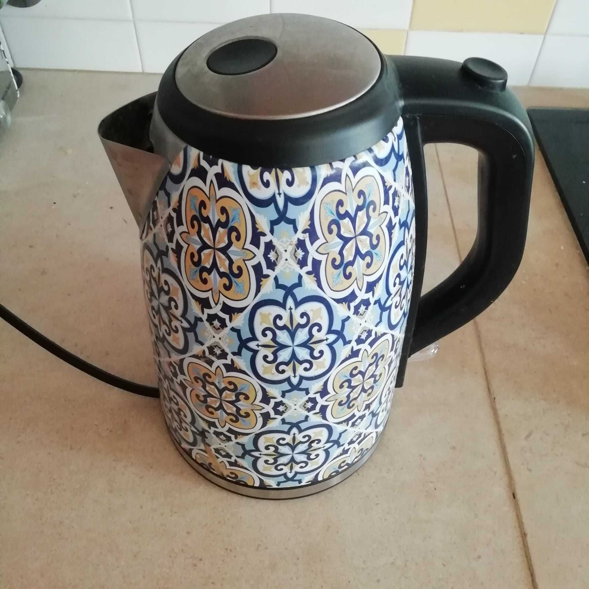 Torradeira e chaleira elétrica