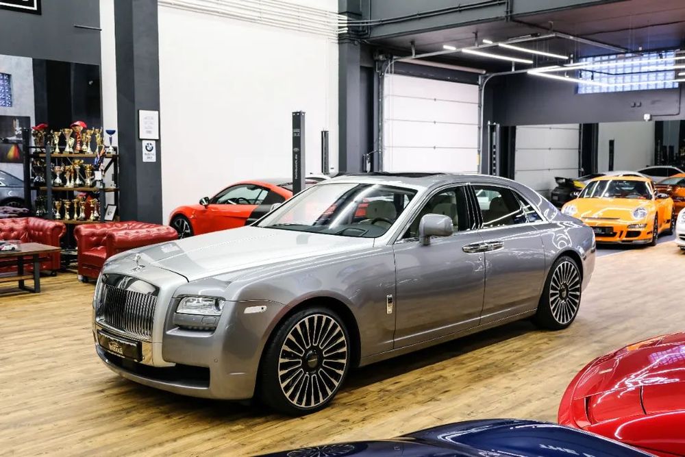 Rolls-Royce Ghost 1 Właściciel, Bezwypadkowy, VAT23%,Stone Gray, Bespoke, Seashell White
