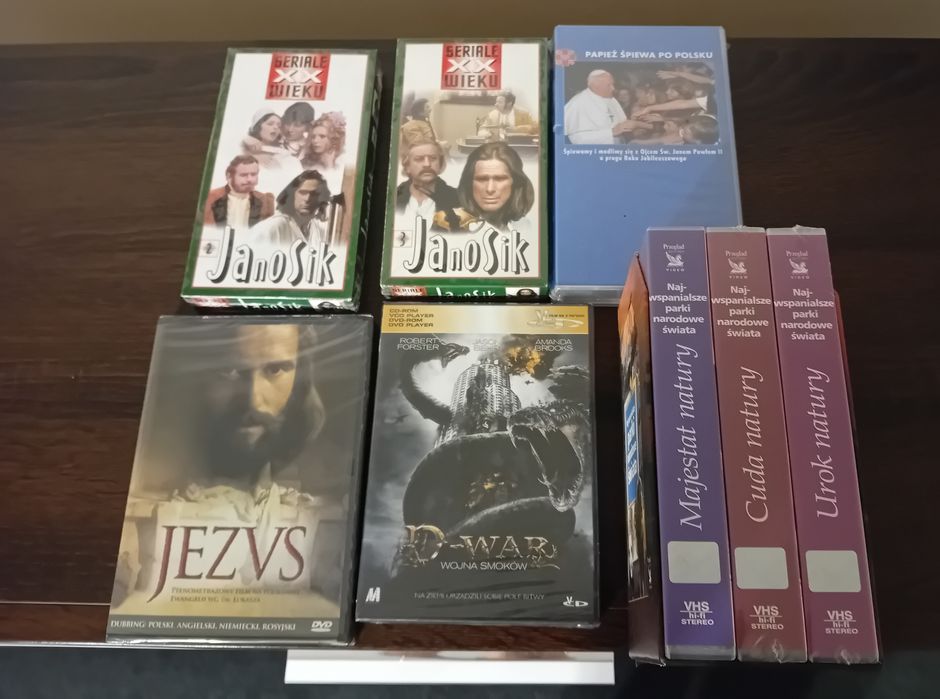 Kasety vhs oraz płyty dvd