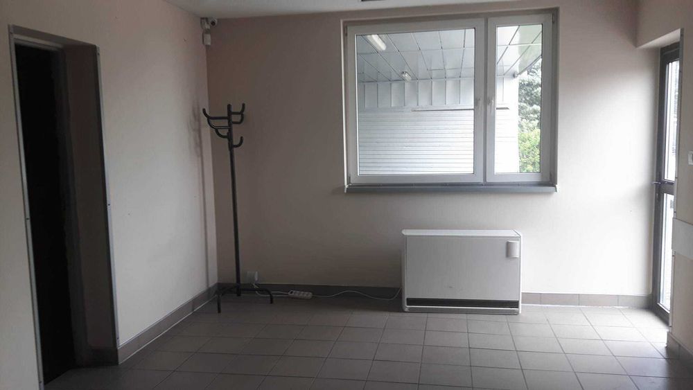 Budynek dwupiętrowy, hala, plac , sklep internetowy,noclegi